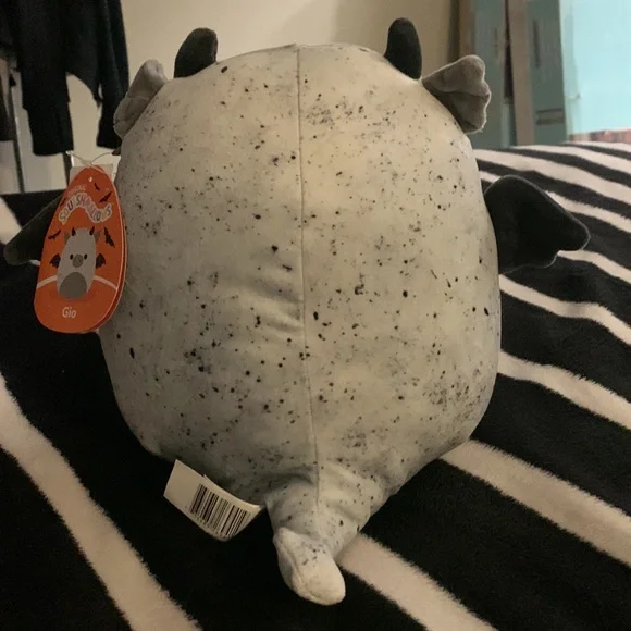 Gio SQUISHMALLOW 8โ - Picture 3 of 7